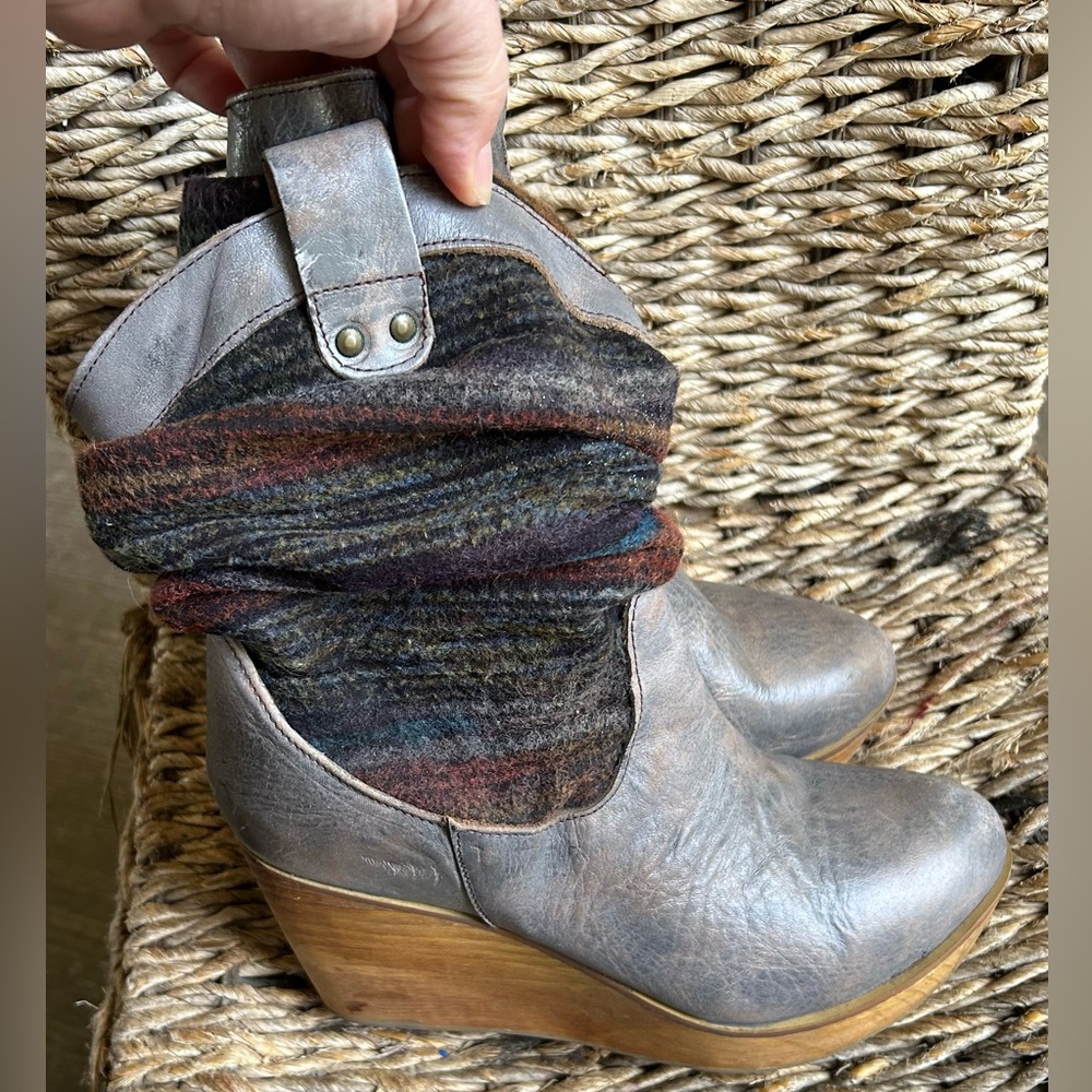 Bedstu distressed leather slouch boots